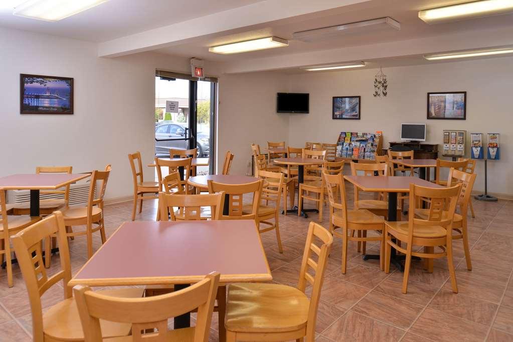 Americas Best Value Inn Birch Run - photo 36