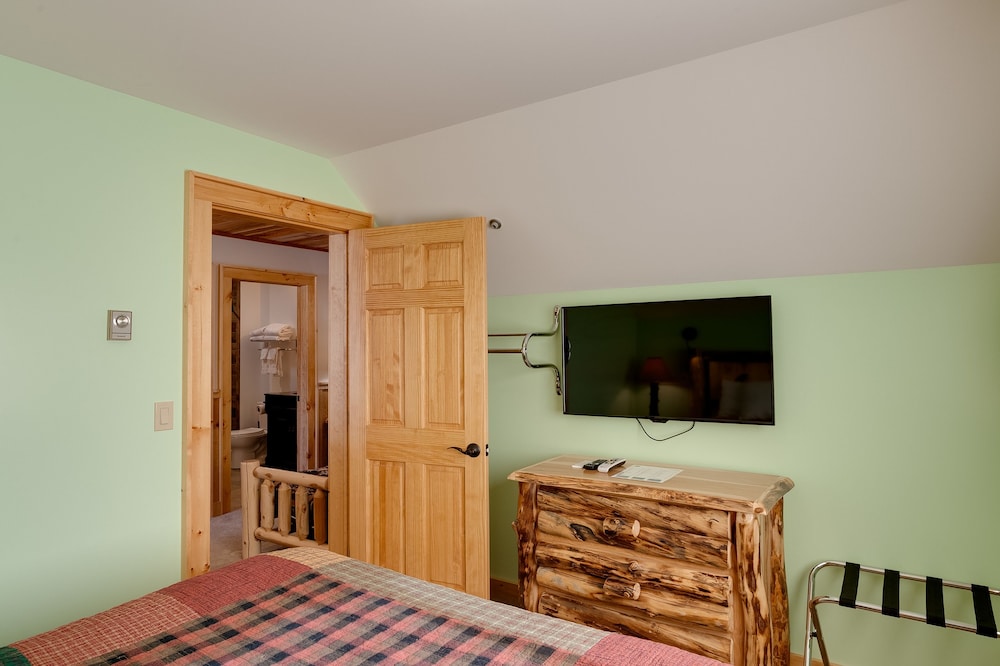 Cobble Mountain Lodge - photo 51