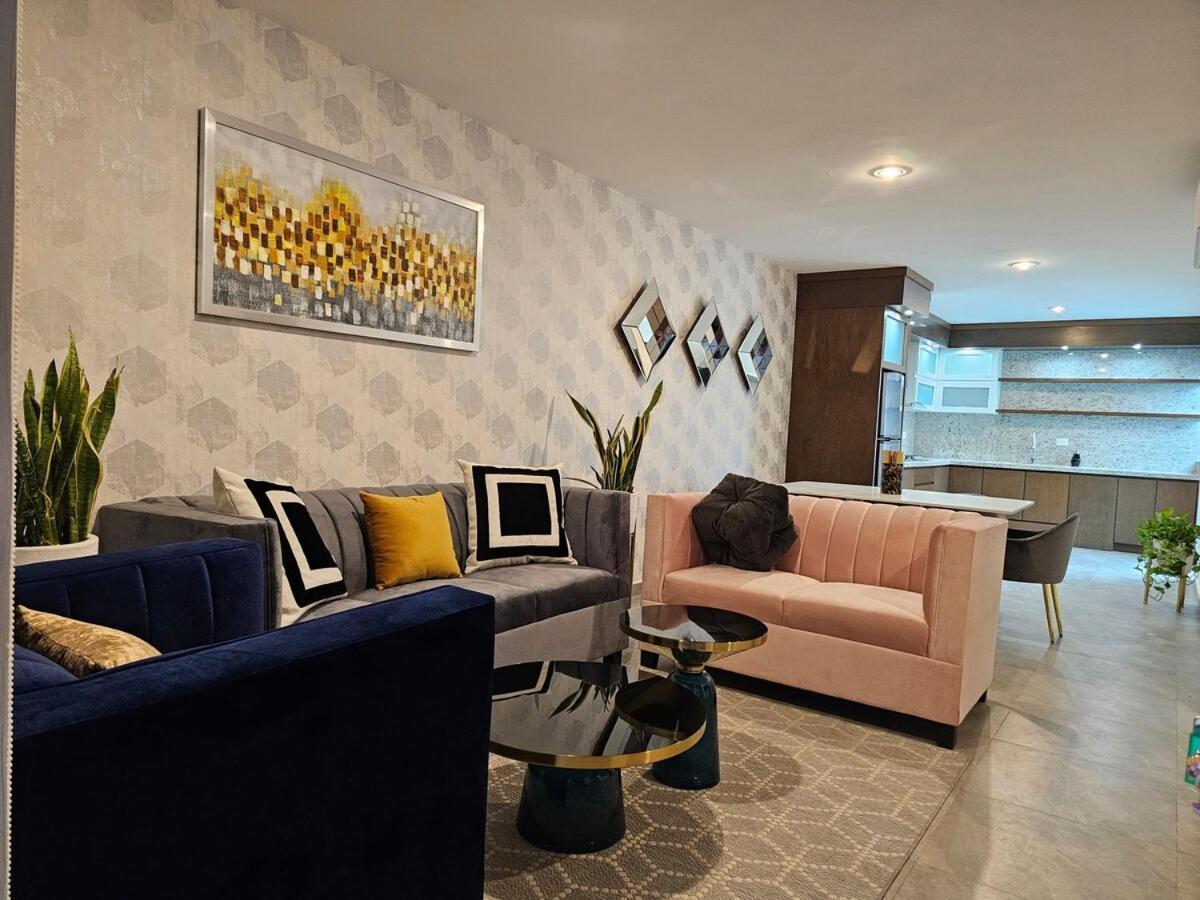 A2P Preciosa casa con habitación abajo en Acacia Residencial — 4-Star Luxury Hotel in Culiacan, Mexico
