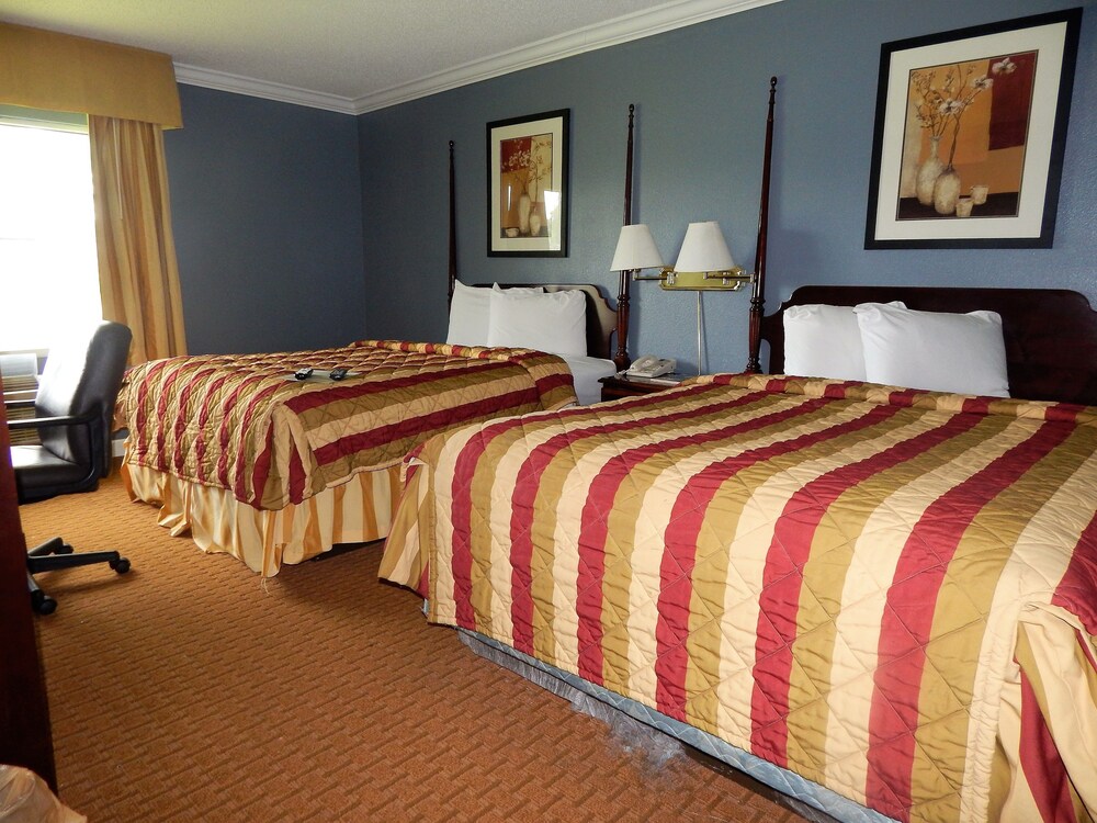 Richmond Suites Hotel - photo 7
