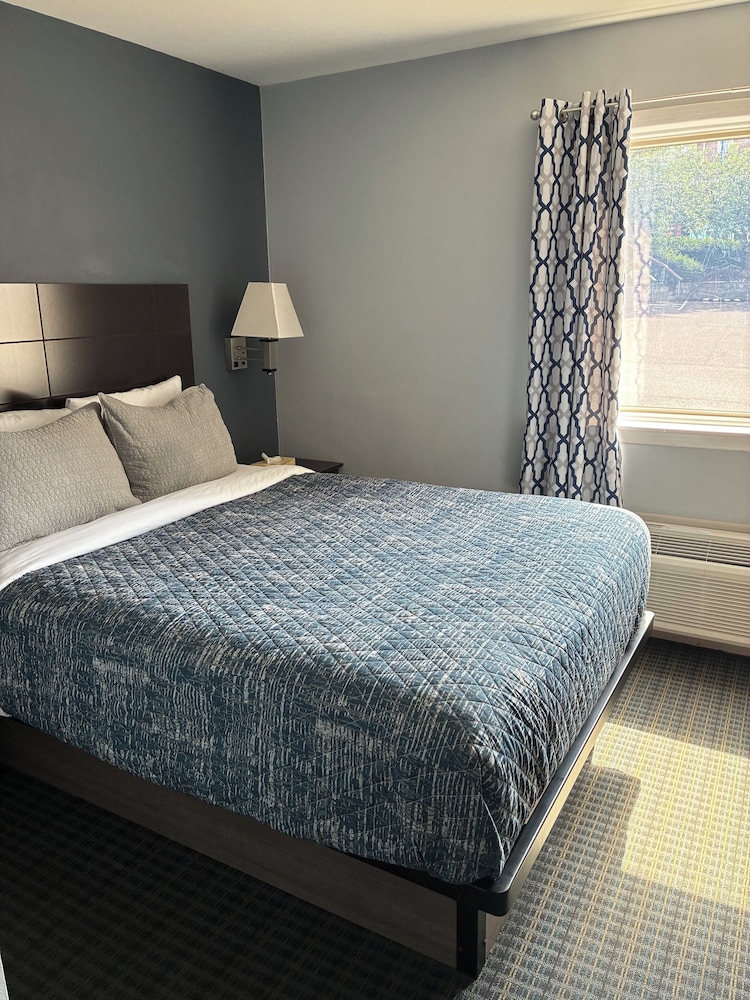 Mainstay Inn - photo 9
