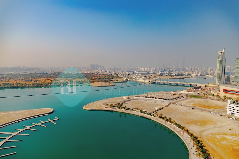 Bloomfields Grandeur 3BR in Wave Tower in Abu Dhabi, United Arab Emirates