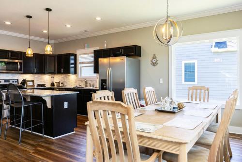 Waterway Haven by Oak Island Accommodations - photo 25