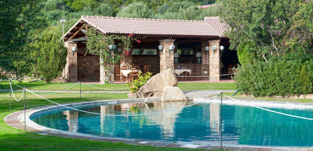 Hotel Spartivento - carbon neutral hotel in Domus De Maria