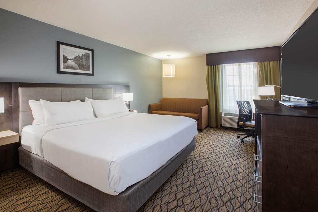 Wingate by Wyndham Roseville Detroit - photo 7