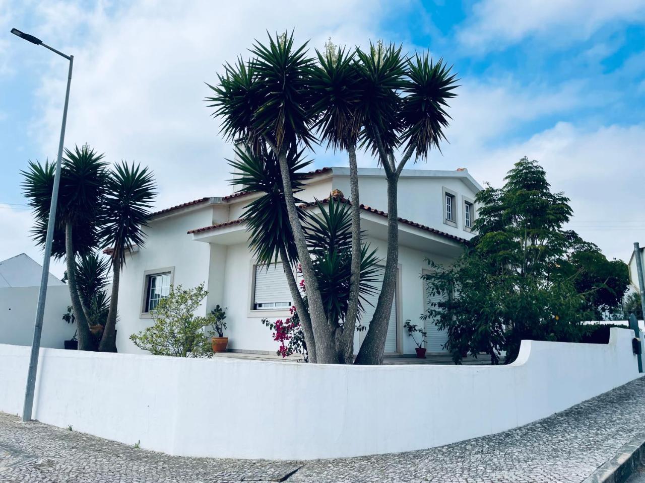 Casa Do Canto Uma Casa No Campo Perto Da Praia. — 4-Star Luxury Hotel in Obidos, Portugal