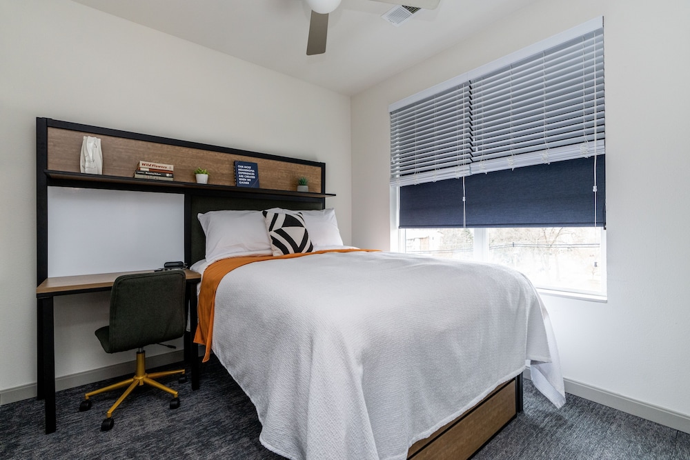 Yugo Guest Suites - photo 12