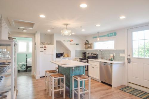 Full Renovation Amazing Spot With Views — Chatham