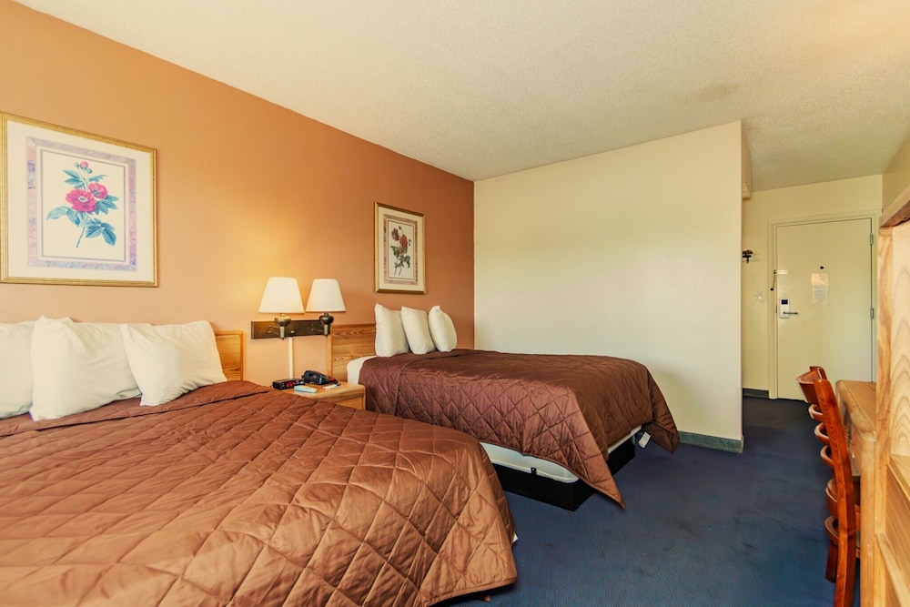 Americas Best Value Inn Austinburg - photo 7