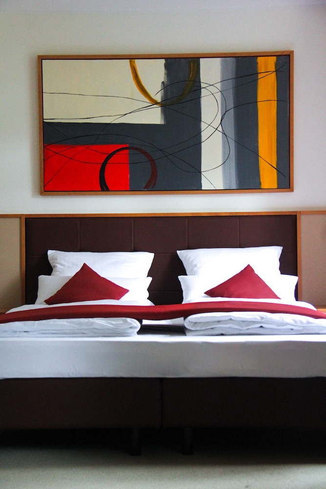 Landhotel Neunburg — 4-Star Luxury Hotel in Neunburg Vorm Wald, Germany