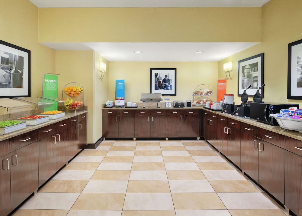 Hampton Inn Dallas Irving Las Colinas - photo 20