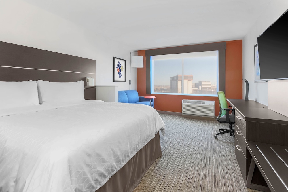 Holiday Inn Express & Suites Chicago O'Hare Airport by IHG - photo 12
