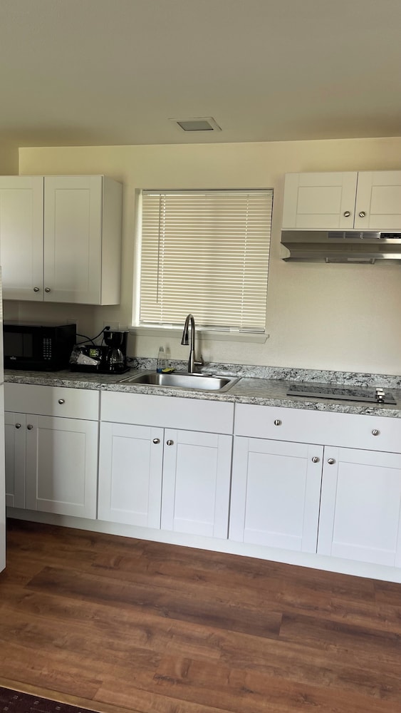 Morgan Inn And Suites - photo 13