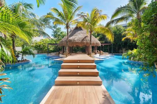 Luxurious Penthouse with Jungle View & Private Pool — 4-Star Luxury Hotel in Tulum, Mexico