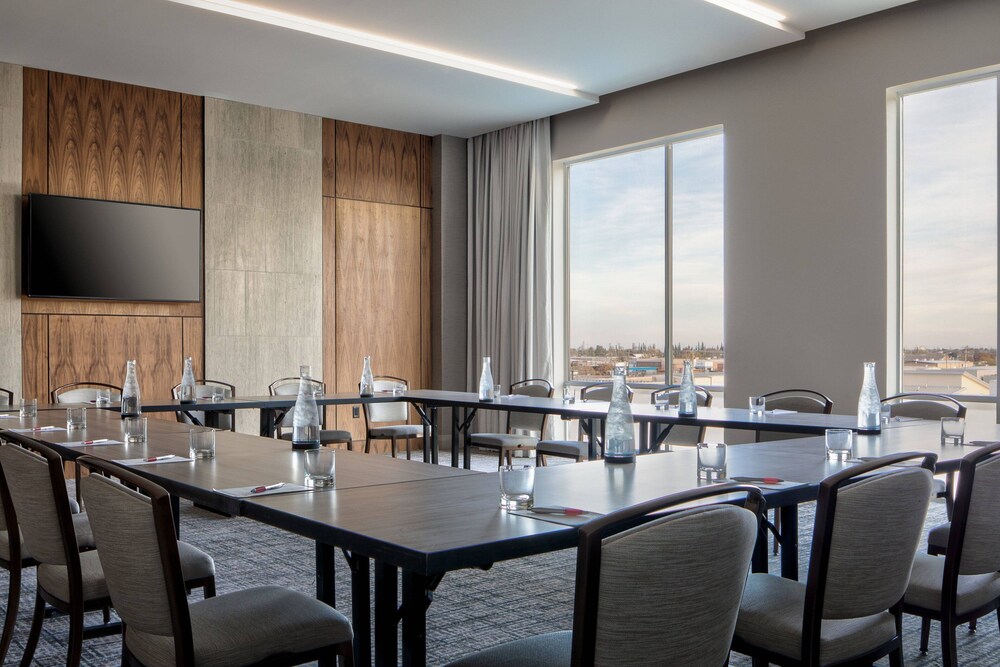 Odessa Marriott Hotel & Conference Center - photo 44