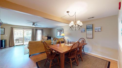 704 Queens Grant - photo 8