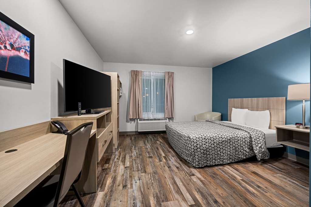 WoodSpring Suites Dearborn Detroit - photo 20