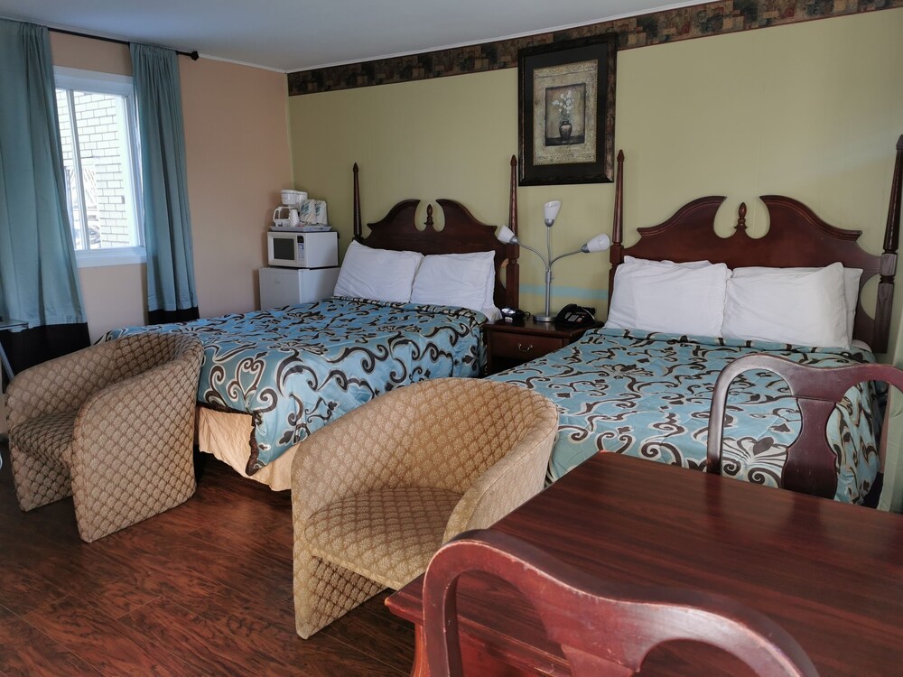 Motel Deblois in Beaupre, Canada