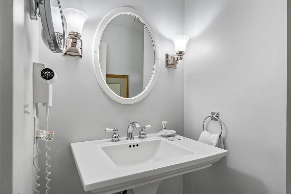 Village Suites Bay Harbor - photo 54