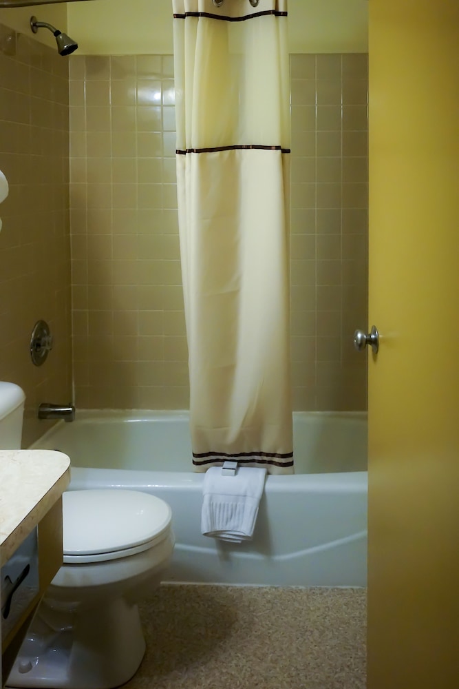 Cocoa Country Inn at Hershey - photo 17