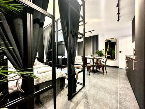 GOLDEN Apartment 1000m Main Square Self Check In 24h — 4-Star Luxury Hotel in Wroclaw, Poland