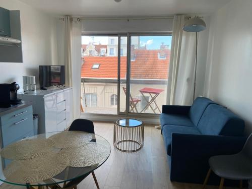 Lily Blue in Vichy, France