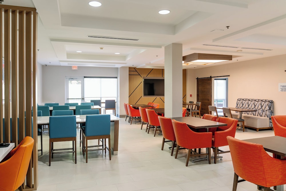 Holiday Inn Express Hotel & Suites Raleigh SW NC State by IHG - photo 89
