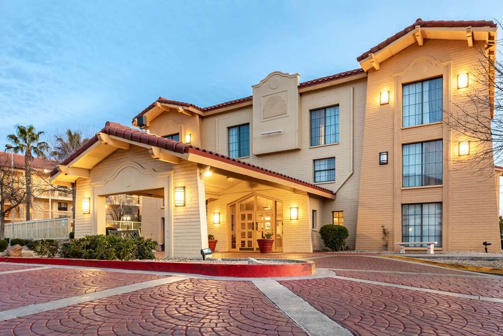 La Quinta Inn by Wyndham El Paso West - photo 3