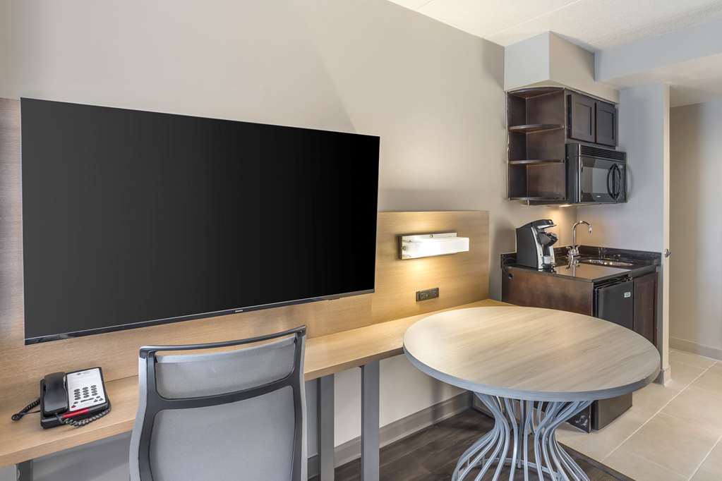 Best Western Plus Heritage Rail Inn Suites - photo 43
