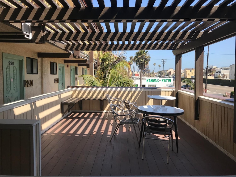 777 Motor Inn - photo 20