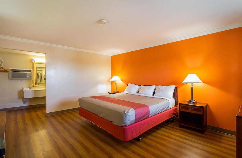 Motel 6 Mechanicsburg Harrisburg West - photo 12