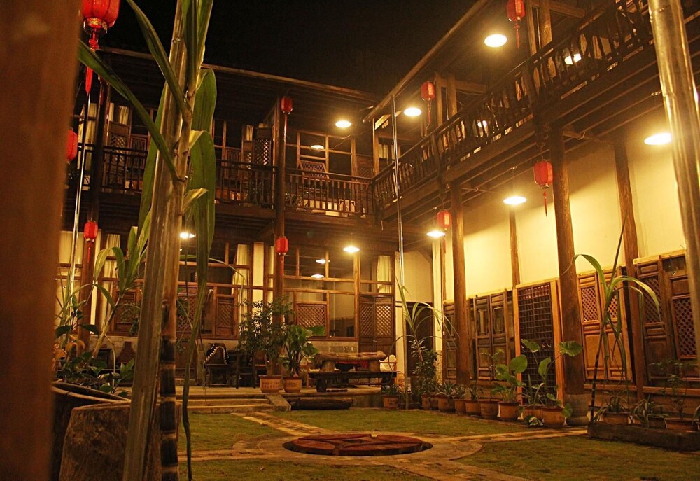 Chama Inn - carbon neutral hotel in Tengyue