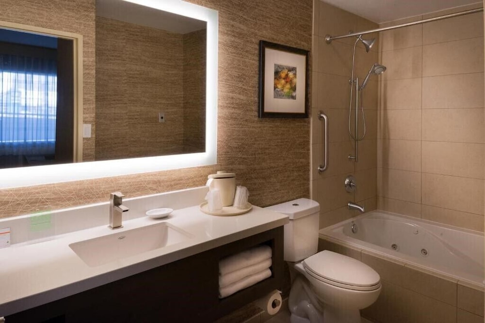 Holiday Inn Express & Suites Pasadena Los Angeles by IHG - photo 37