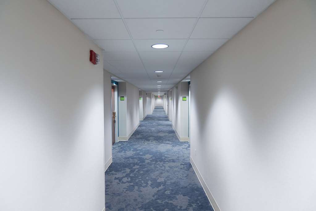 La Quinta Inn & Suites by Wyndham Bannockburn Deerfield - photo 36