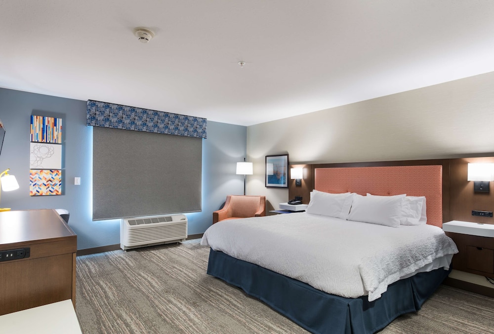 Hampton Inn Niles - photo 8