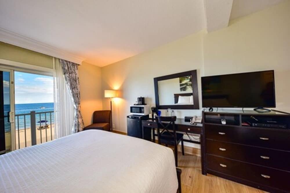 Sun Tower Hotel & Suites on the Beach - photo 10