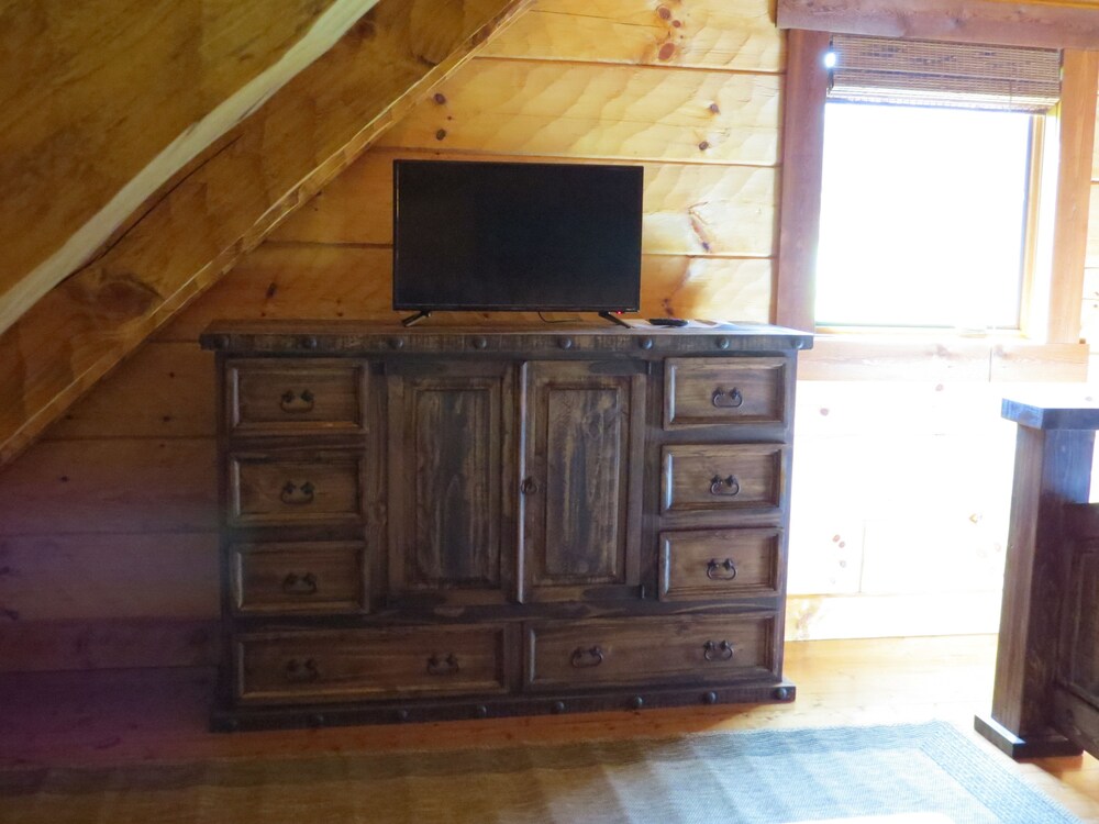 Southern Comfort Lakeside Cabin Resort - photo 38