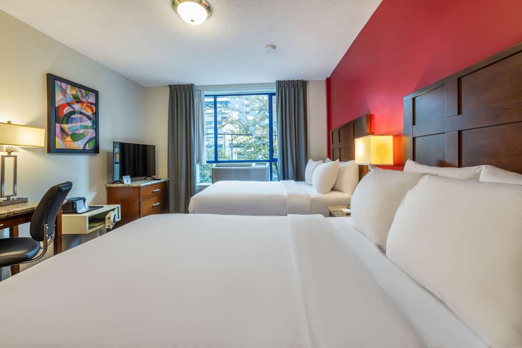 Ramada by Wyndham Vancouver Downtown