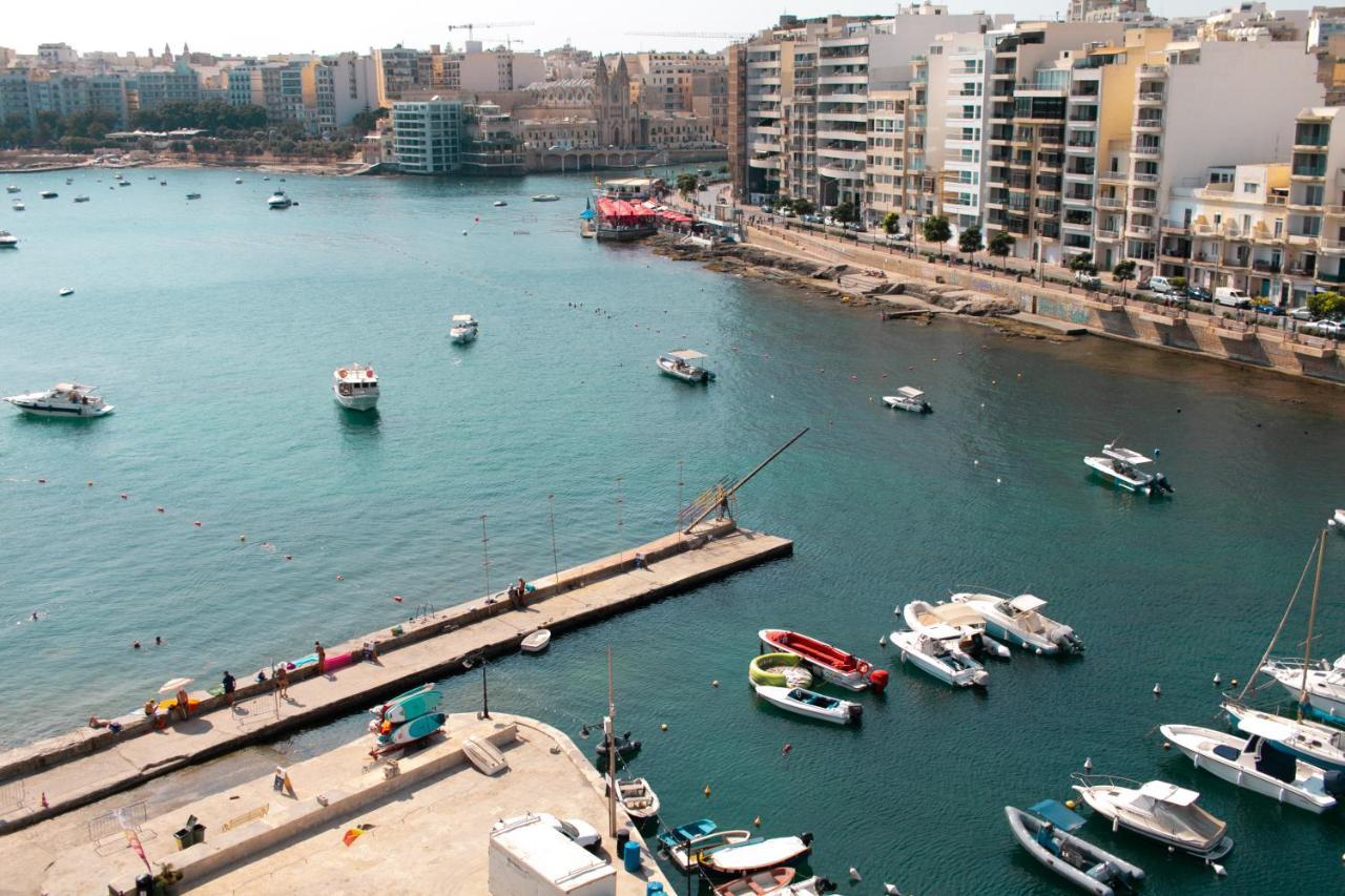 Spinola Duplex Penthouse Deluxe — 4-Star Luxury Hotel in San Giljan, Malta