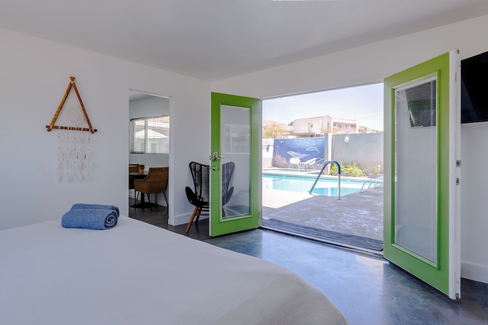 Desert Hot Springs Inn - photo 16