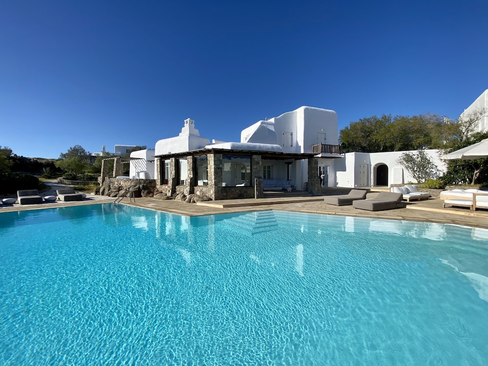 Villa Alessandra Near Ornos Beach — 4-Star Luxury Hotel in Mykonos, Greece