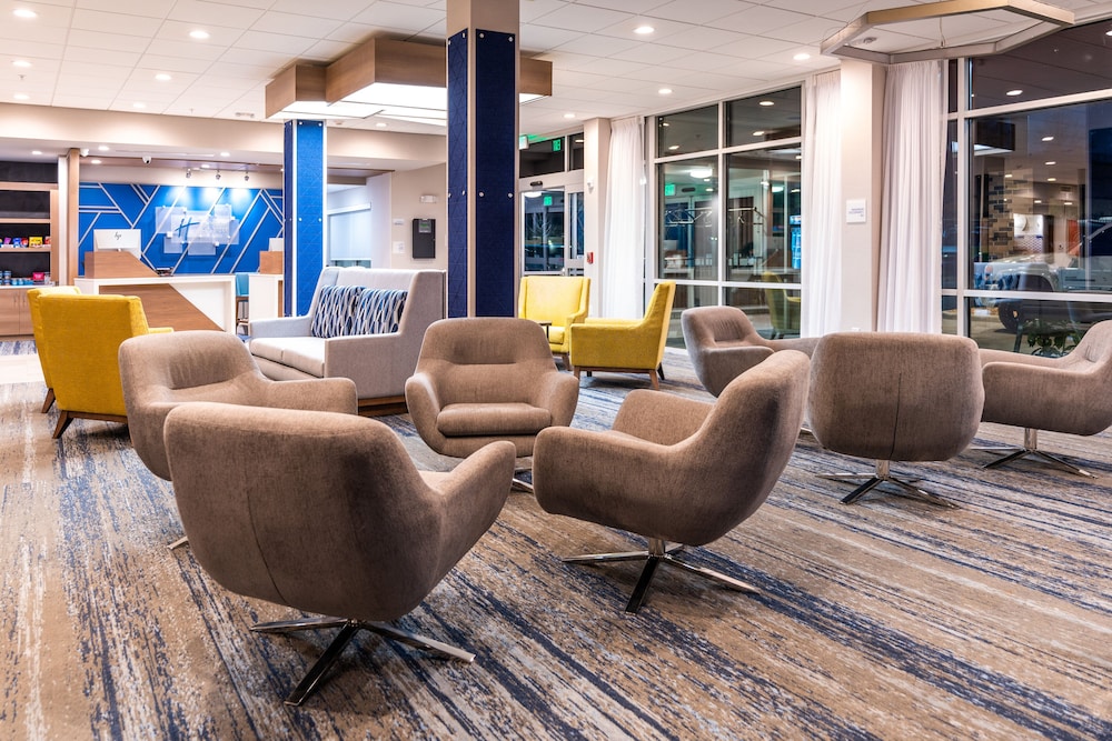 Holiday Inn Express & Suites Charlottesville by IHG - photo 116