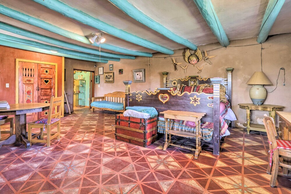 Idyllic Española Casita with Charcoal Grill - photo 9
