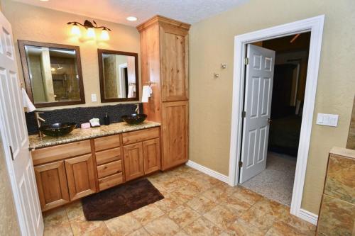 Spring Mountain Manor by Casago McCall Donerightmanagement - photo 27