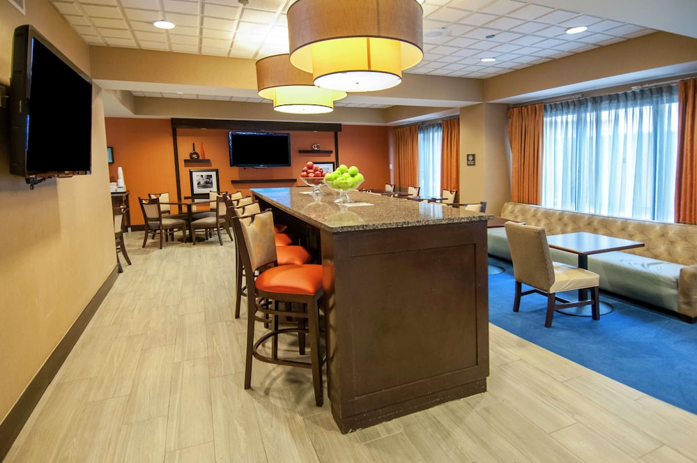 Hampton Inn Metairie - photo 2