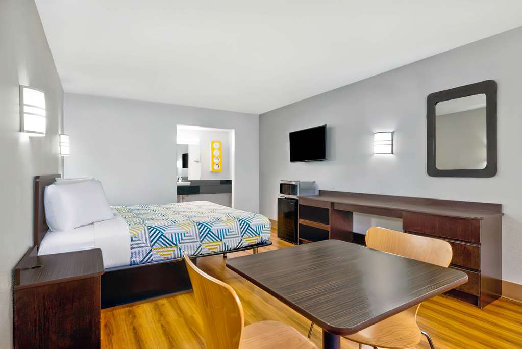 Motel 6 Plano TX Plano Northeast - photo 9