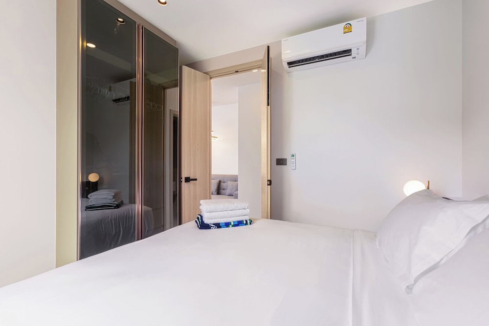 Karon beach apartment & sea view pool — 4-Star Luxury Hotel in Ban Karon, Thailand