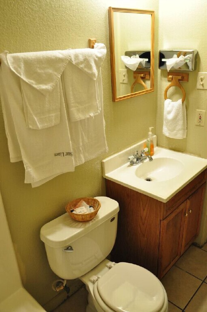 Outpost Motel - photo 7
