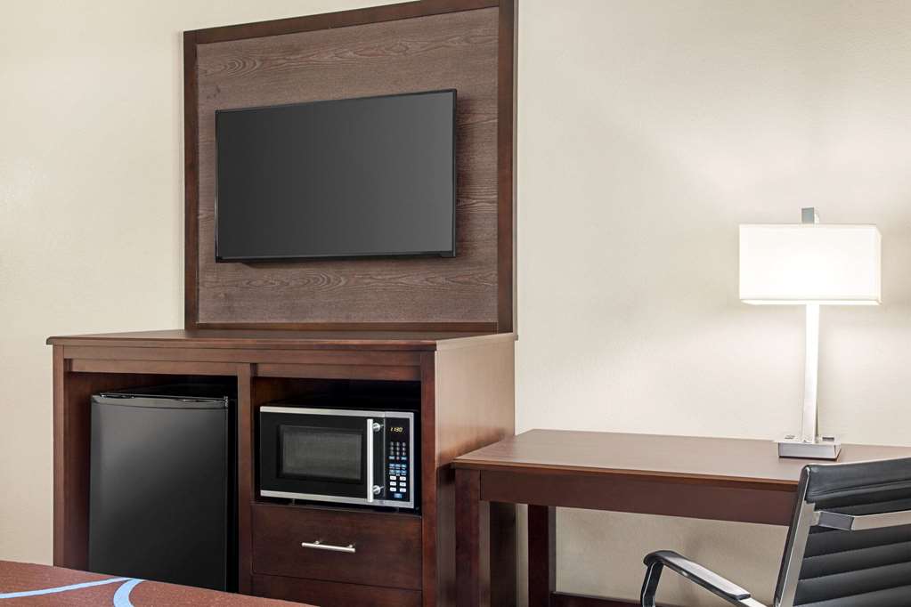 Super 8 by Wyndham Lenexa Overland Park Mall Area - photo 17