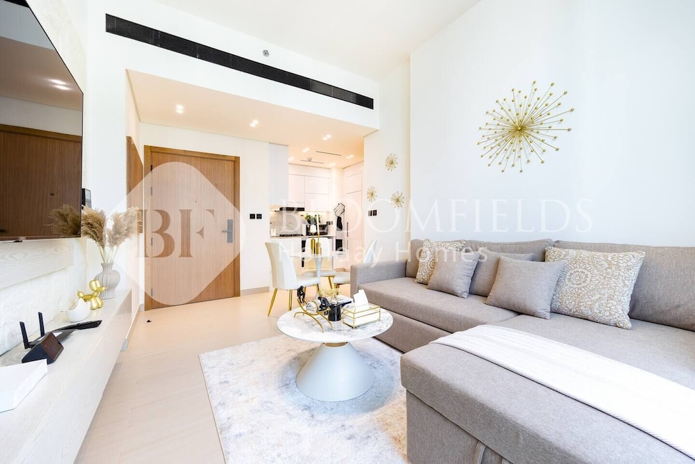 Bright 1BR in Binghatti House Prime Location — 4-Star Luxury Hotel in Dubai, United Arab Emirates